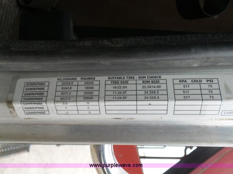 image for item K7928 2001 Peterbilt 357 crane truck