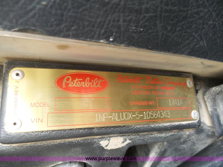 image for item K7928 2001 Peterbilt 357 crane truck