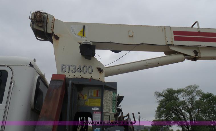 image for item K7928 2001 Peterbilt 357 crane truck