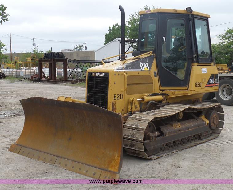 image for item K7929 2003 Caterpillar D4G dozer