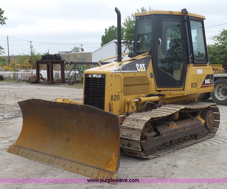 image for item K7929 2003 Caterpillar D4G dozer