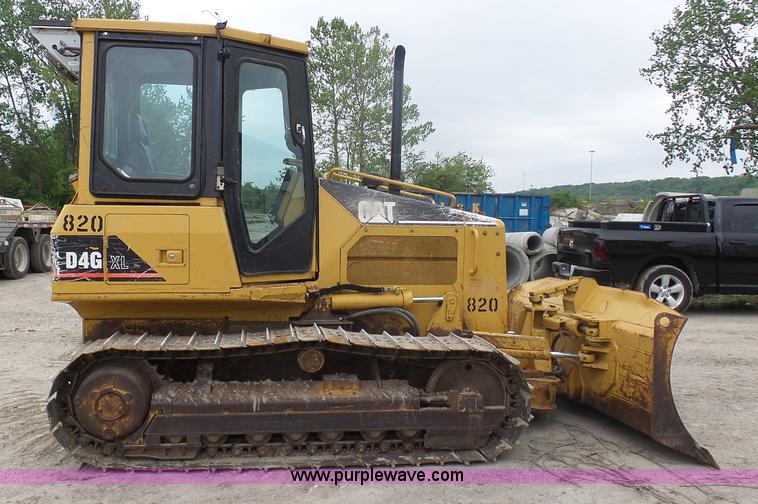 image for item K7929 2003 Caterpillar D4G dozer