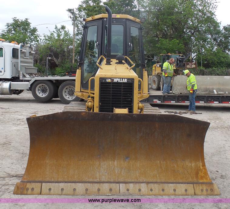 image for item K7929 2003 Caterpillar D4G dozer