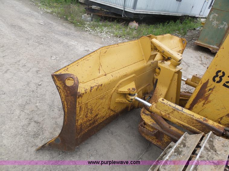 image for item K7929 2003 Caterpillar D4G dozer
