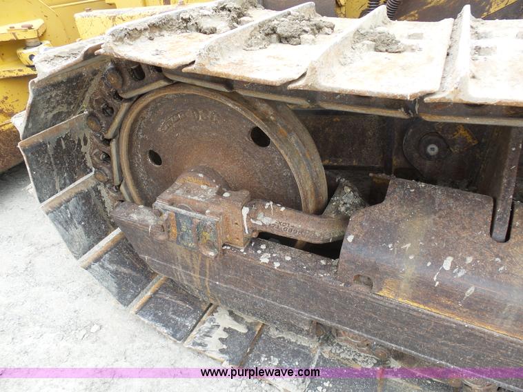 image for item K7929 2003 Caterpillar D4G dozer