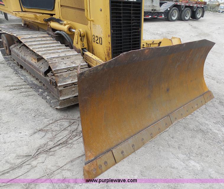 image for item K7929 2003 Caterpillar D4G dozer