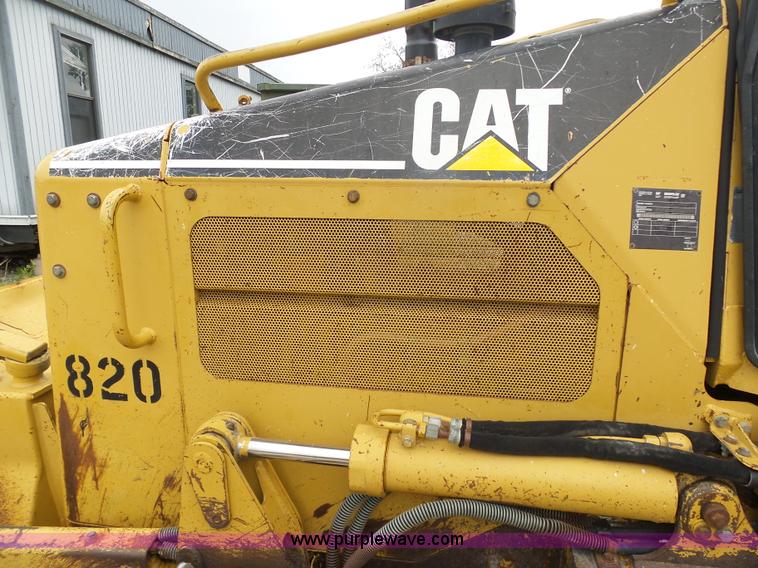 image for item K7929 2003 Caterpillar D4G dozer