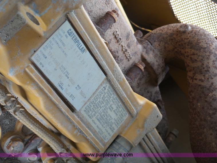 image for item K7929 2003 Caterpillar D4G dozer