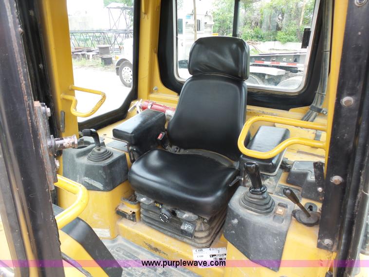 image for item K7929 2003 Caterpillar D4G dozer