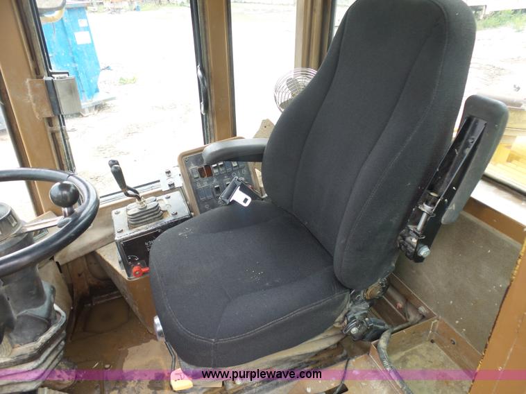 image for item K7930 1994 Caterpillar 928F wheel loader