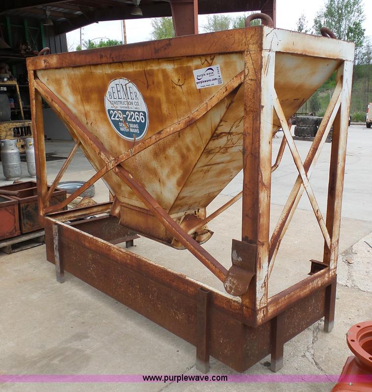 image for item K7977 Concrete bucket