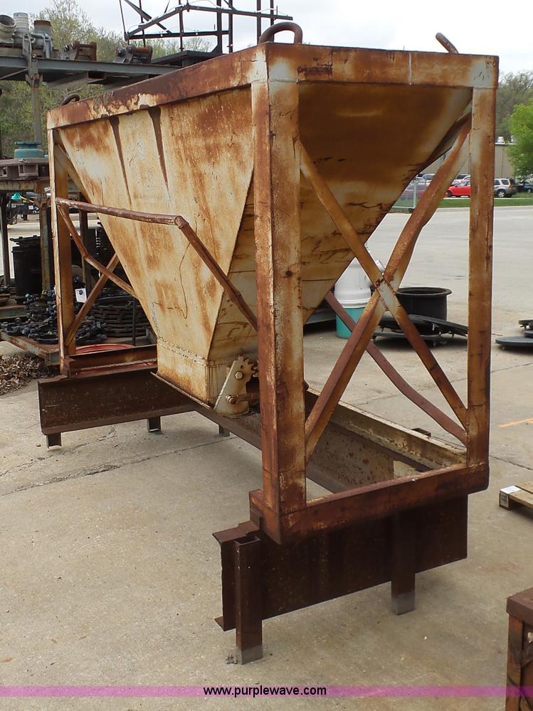 image for item K7977 Concrete bucket