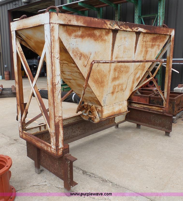 image for item K7977 Concrete bucket