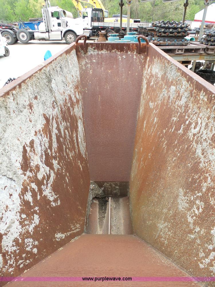 image for item K7977 Concrete bucket