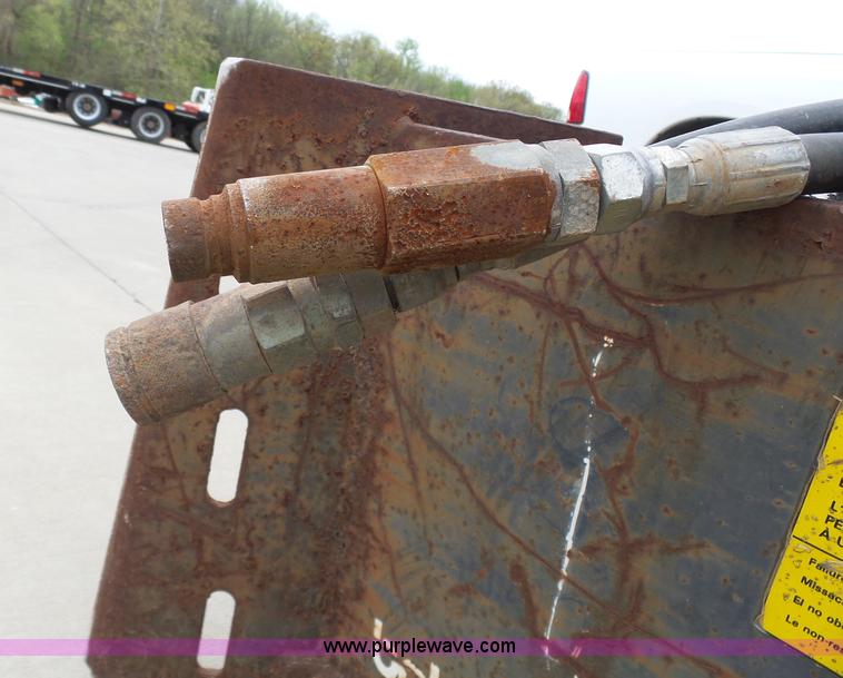 image for item K7980 Bobcat 2500 hydraulic skid steer breaker