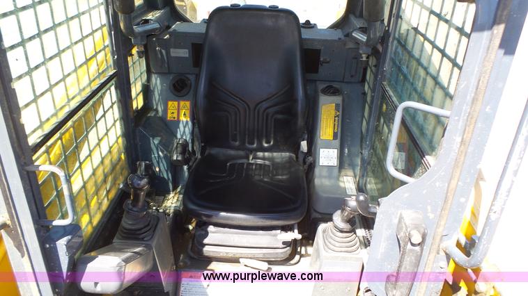 image for item K8285 2008 Gehl CTL75 skid steer