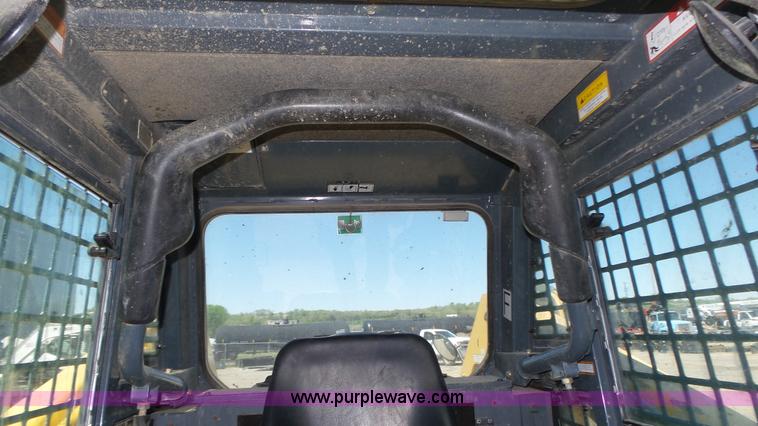 image for item K8285 2008 Gehl CTL75 skid steer