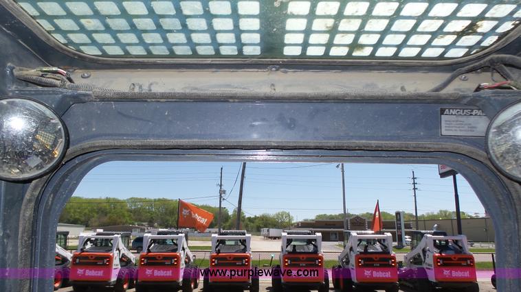 image for item K8285 2008 Gehl CTL75 skid steer