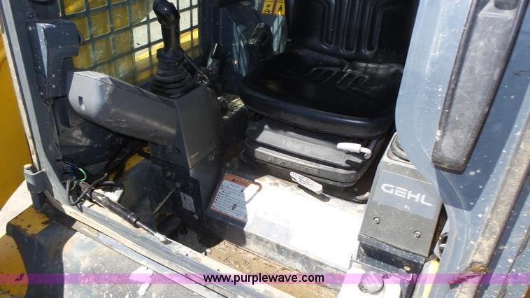 image for item K8285 2008 Gehl CTL75 skid steer
