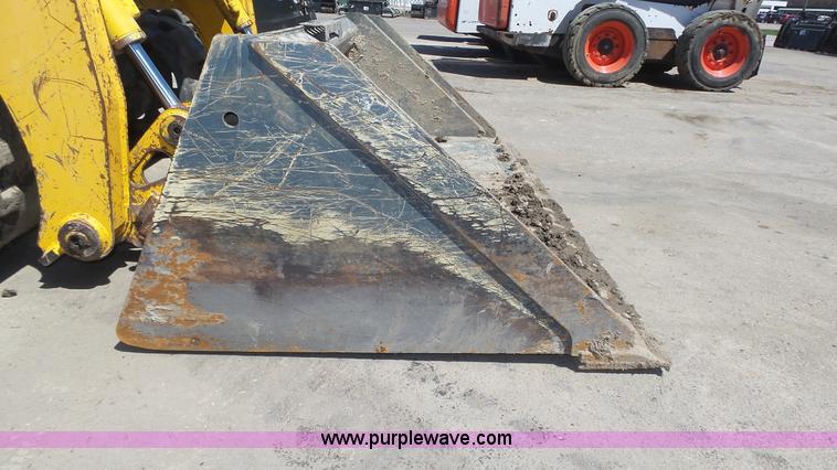 image for item K8285 2008 Gehl CTL75 skid steer