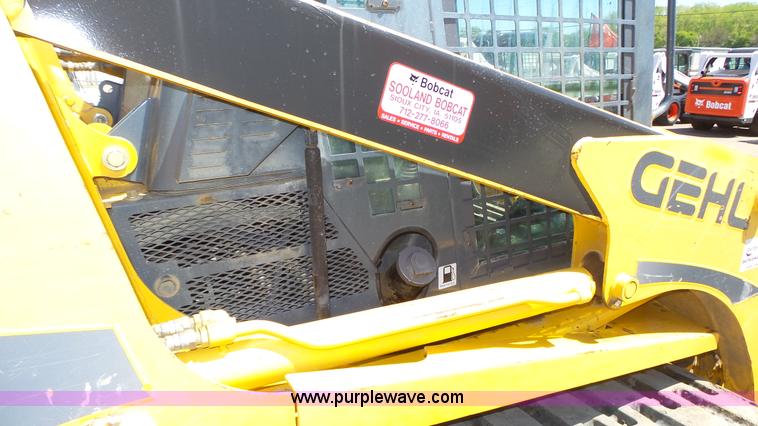 image for item K8285 2008 Gehl CTL75 skid steer