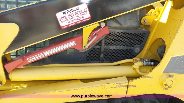 image for item K8285 2008 Gehl CTL75 skid steer