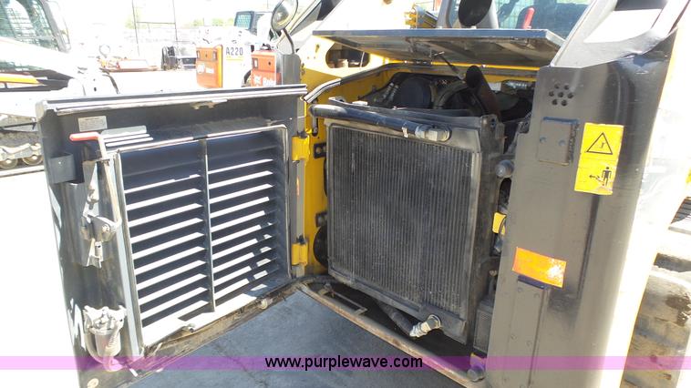 image for item K8285 2008 Gehl CTL75 skid steer