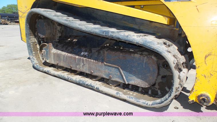 image for item K8285 2008 Gehl CTL75 skid steer