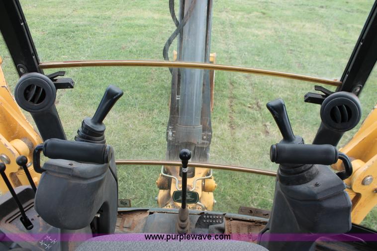 image for item K8902 2012 John Deere 310SK backhoe