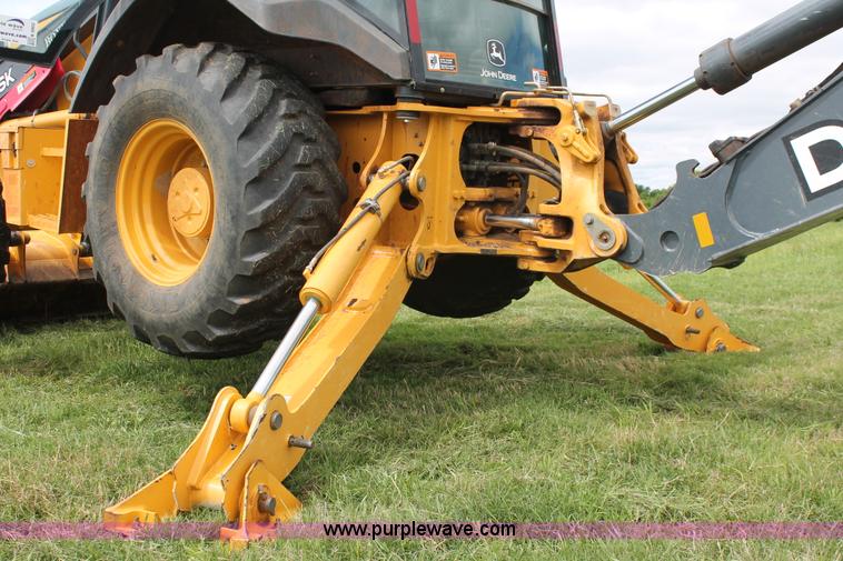 image for item K8902 2012 John Deere 310SK backhoe