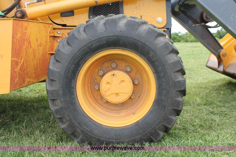 image for item K8902 2012 John Deere 310SK backhoe