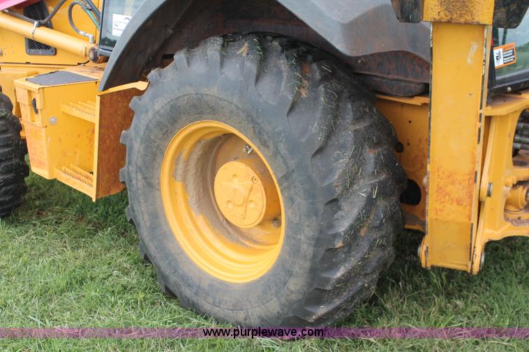 image for item K8902 2012 John Deere 310SK backhoe