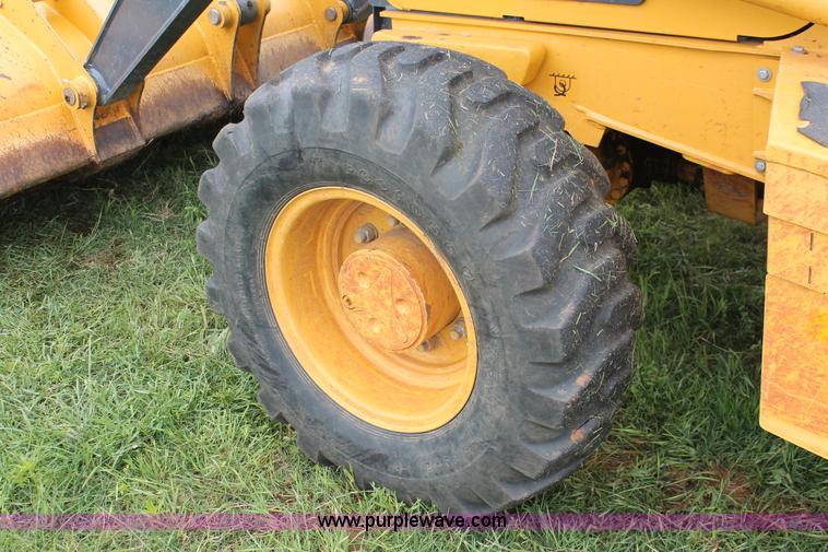 image for item K8902 2012 John Deere 310SK backhoe