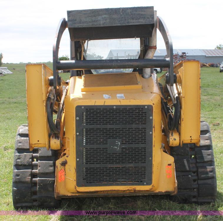 image for item K8904 2006 John Deere CT332 skid steer