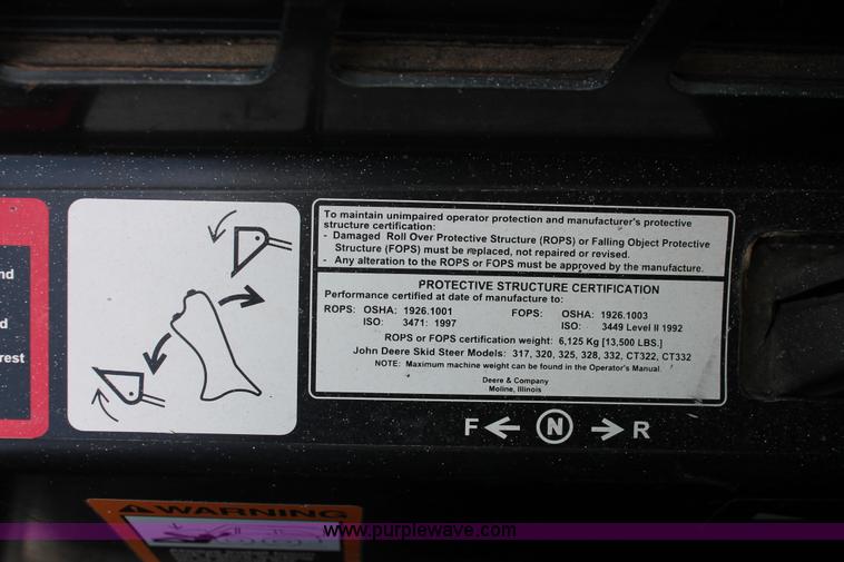 image for item K8904 2006 John Deere CT332 skid steer