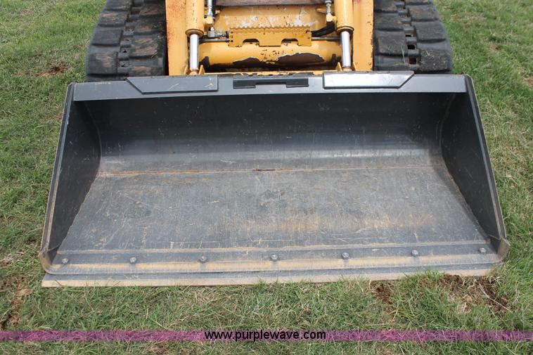 image for item K8904 2006 John Deere CT332 skid steer