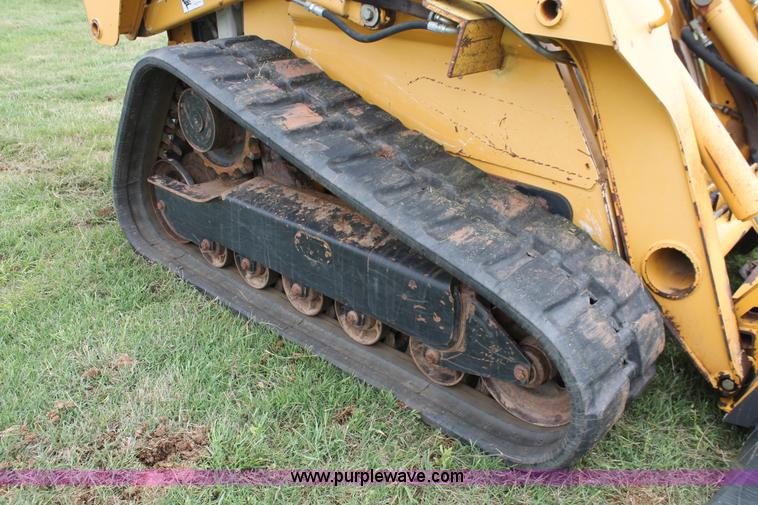 image for item K8904 2006 John Deere CT332 skid steer