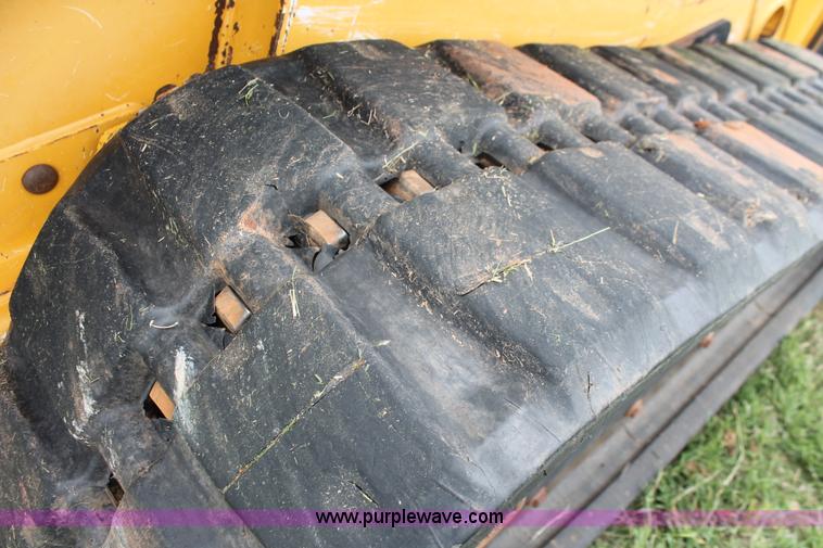 image for item K8904 2006 John Deere CT332 skid steer