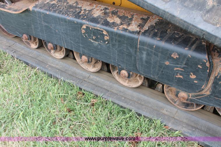 image for item K8904 2006 John Deere CT332 skid steer