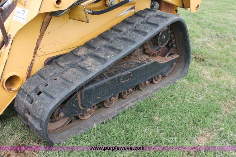 image for item K8904 2006 John Deere CT332 skid steer