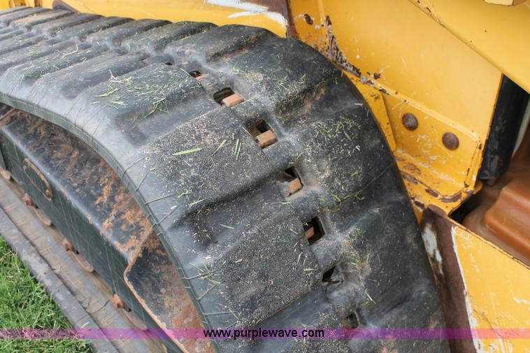 image for item K8904 2006 John Deere CT332 skid steer