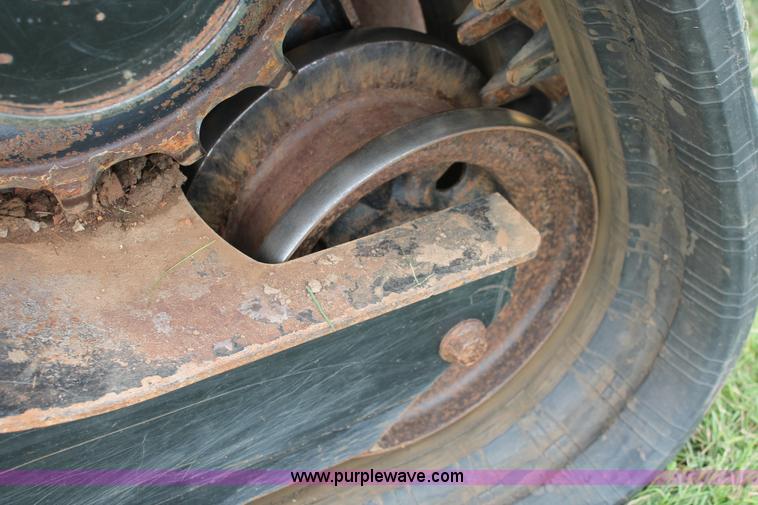 image for item K8904 2006 John Deere CT332 skid steer