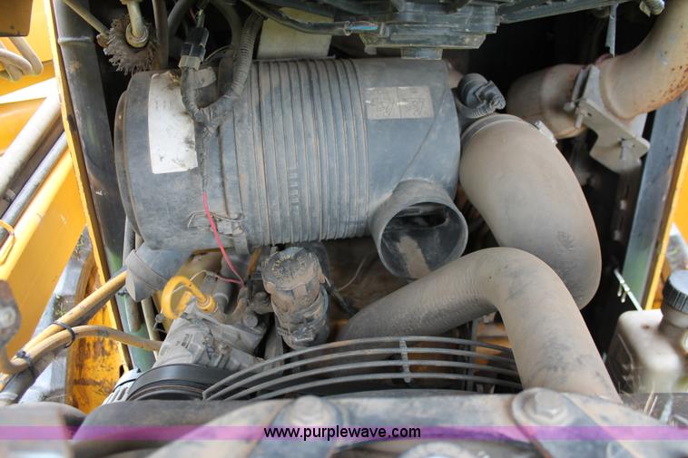 image for item K8904 2006 John Deere CT332 skid steer