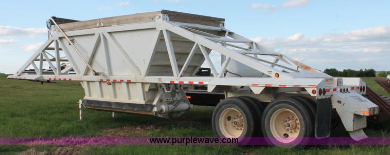 image for item K8907 2006 Manac LWBD-A40 bottom dump trailer
