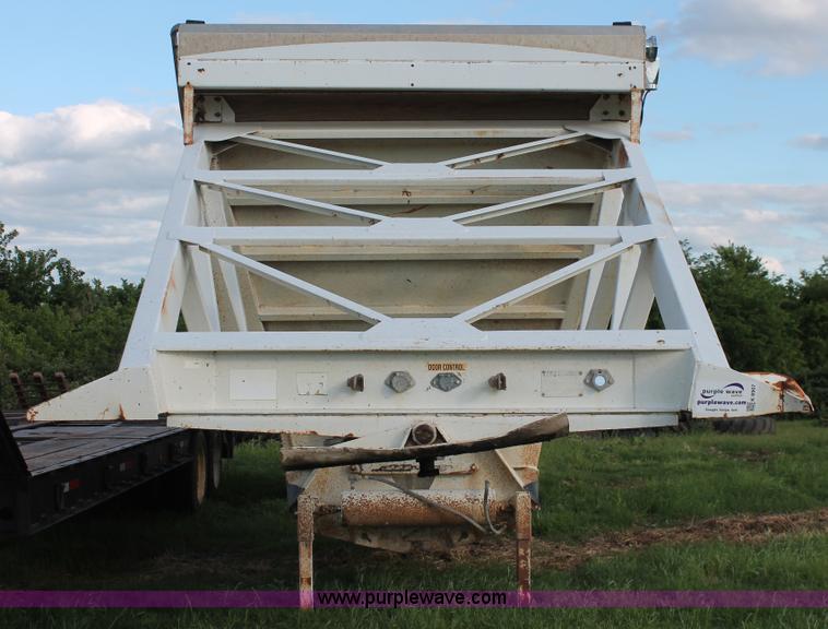image for item K8907 2006 Manac LWBD-A40 bottom dump trailer