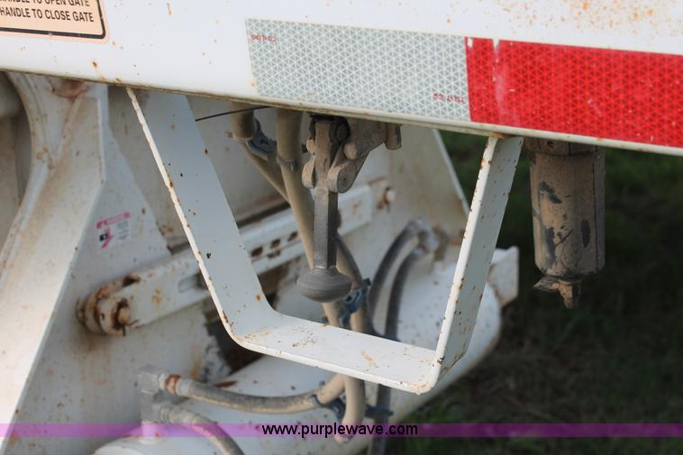 image for item K8907 2006 Manac LWBD-A40 bottom dump trailer