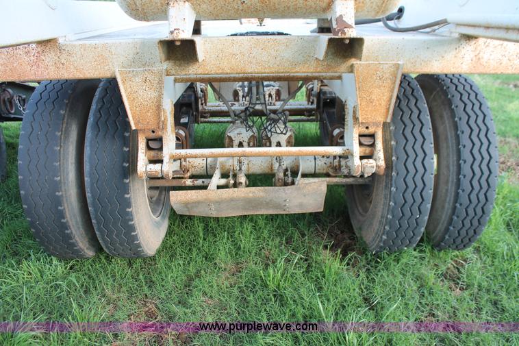 image for item K8907 2006 Manac LWBD-A40 bottom dump trailer