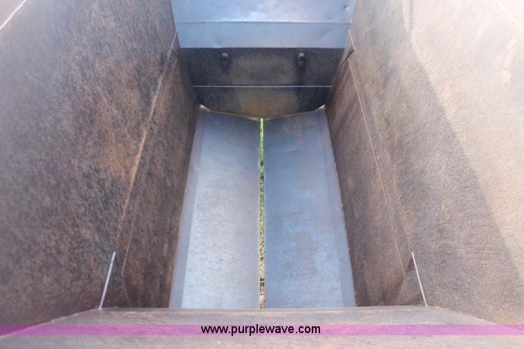 image for item K8907 2006 Manac LWBD-A40 bottom dump trailer