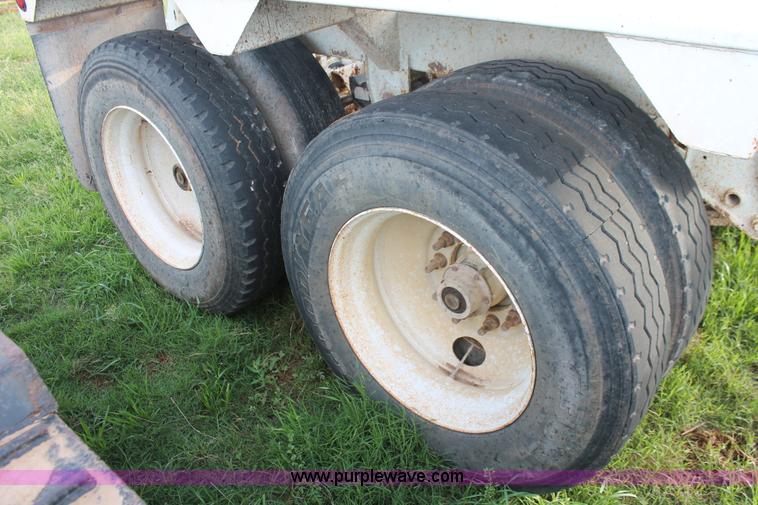 image for item K8907 2006 Manac LWBD-A40 bottom dump trailer