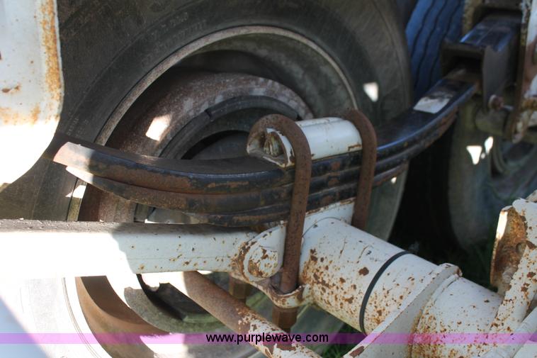 image for item K8907 2006 Manac LWBD-A40 bottom dump trailer